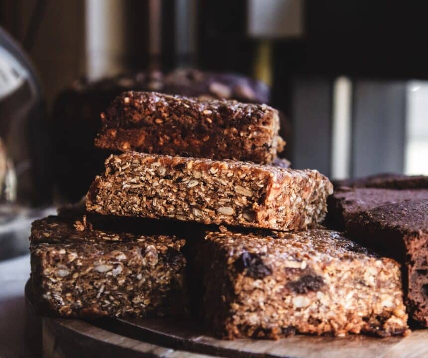 découvrez notre recette de gâteau moelleux, un délice sucré qui allie légèreté et richesse en saveurs. idéal pour toutes les occasions, ce gâteau humide ravira vos papilles avec sa texture fondante et son goût irrésistible. suivez nos conseils pour le préparer facilement et épater vos invités !